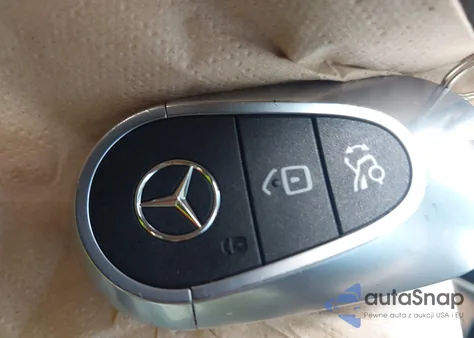 2025 Mercedes-Benz E 350 z USA, uszkodzony, nr VIN W1KLF4HB4SA100811